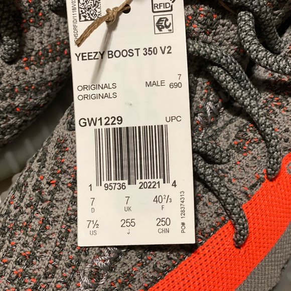 YEEZY BOOST 350 V2 Beluga Reflective GW1229 men’s US 7.5 New with box and tag. - Picture 7 of 12